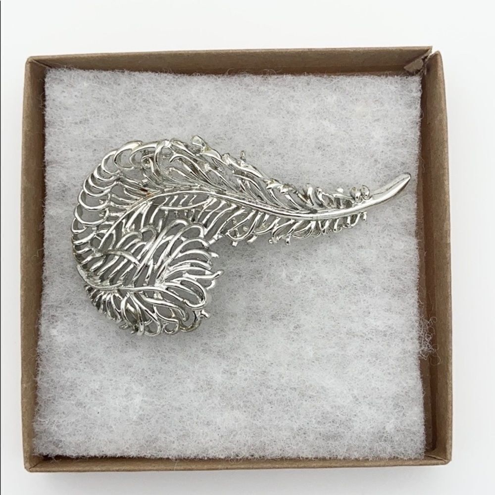 Sarah Coventry silver frond plume leaf brooch